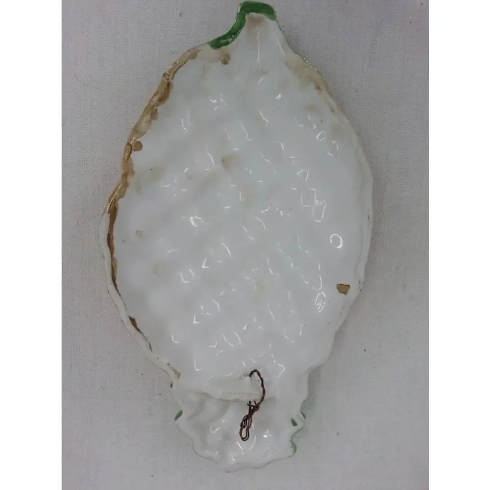 Vintage Ceramic Porcelain Pineapple wall hanging 10 x 6